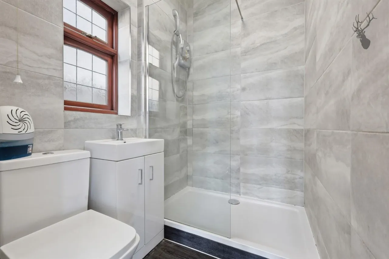 Briscoe Road, Rainham, RM13, photo 9