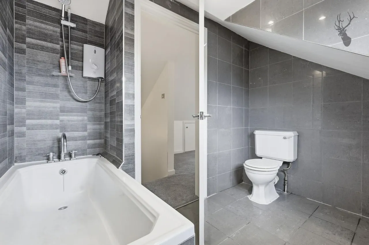 Briscoe Road, Rainham, RM13, photo 6
