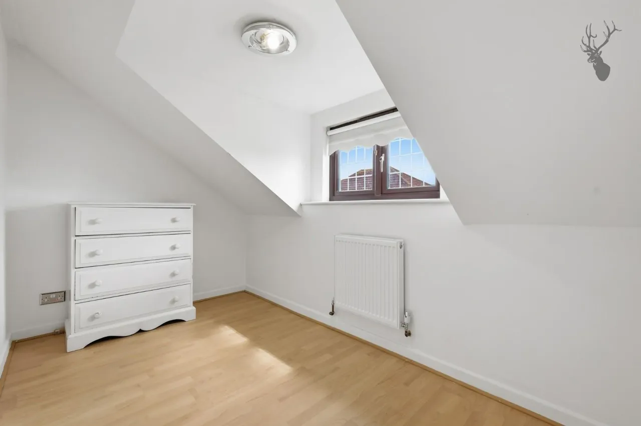 Briscoe Road, Rainham, RM13, photo 17