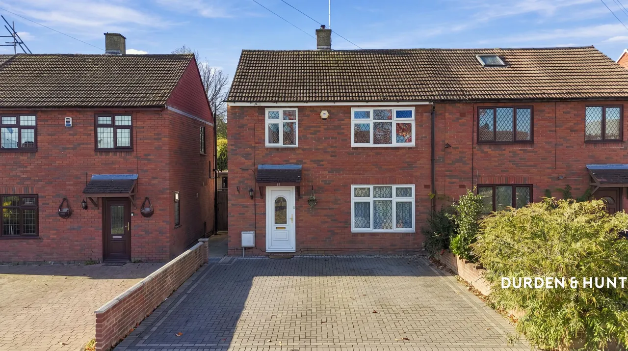 3 bed house for sale, Roydon Close, Loughton, IG10