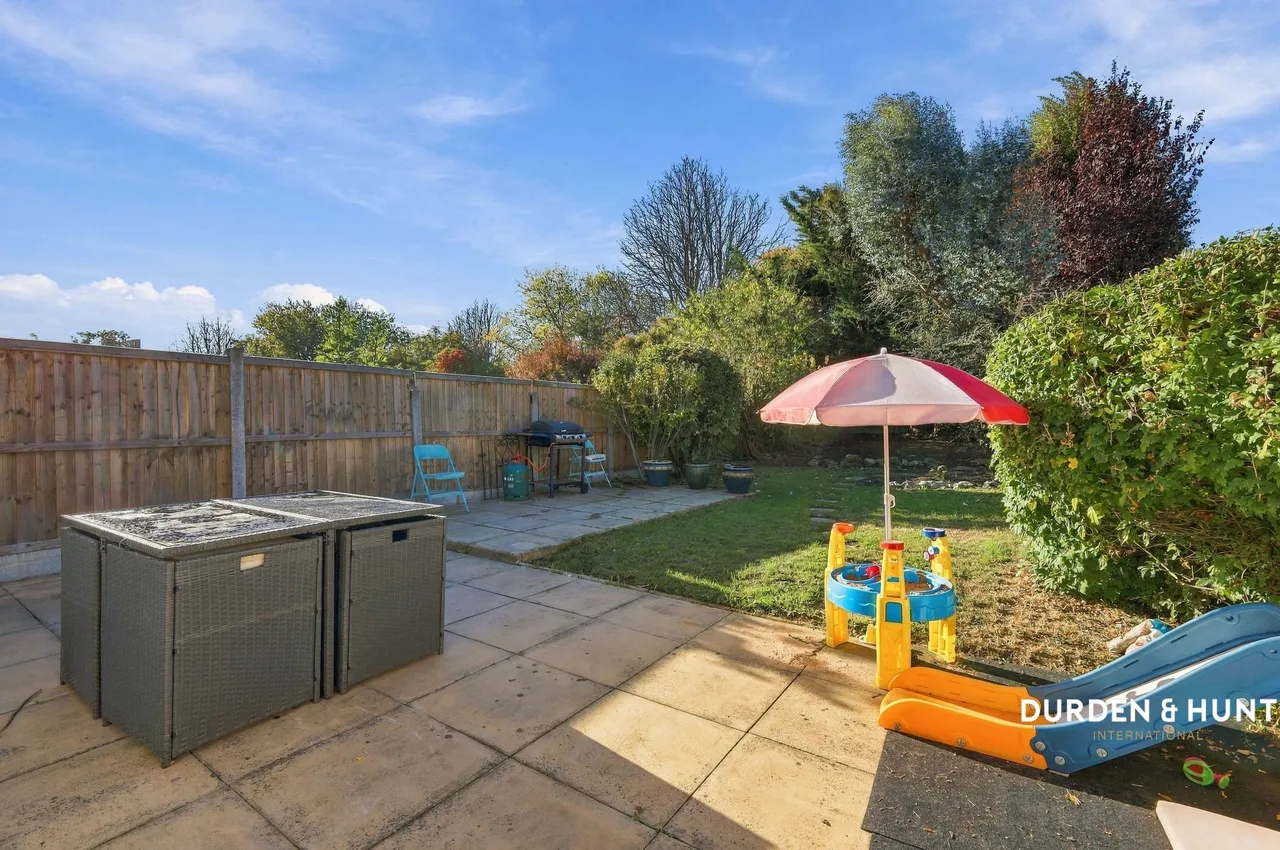 Roydon Close, Loughton, IG10, photo 16