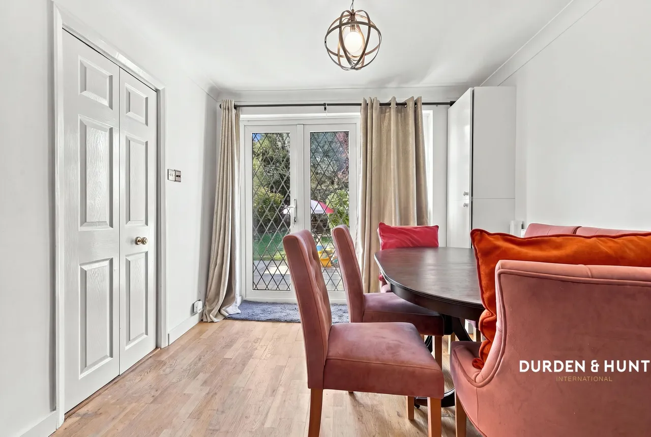 Roydon Close, Loughton, IG10, photo 5
