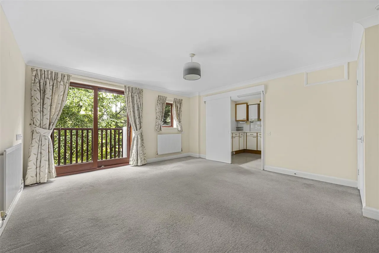 Emmbrook Court, Reading, RG6, photo 5