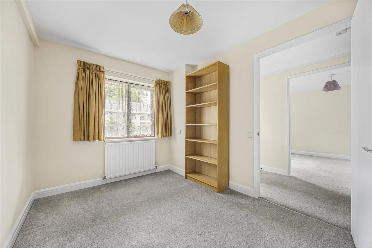 Emmbrook Court, Reading, RG6, photo 10