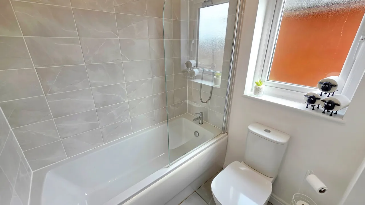 Garrett Meadow, Tyldesley, M29, photo 26