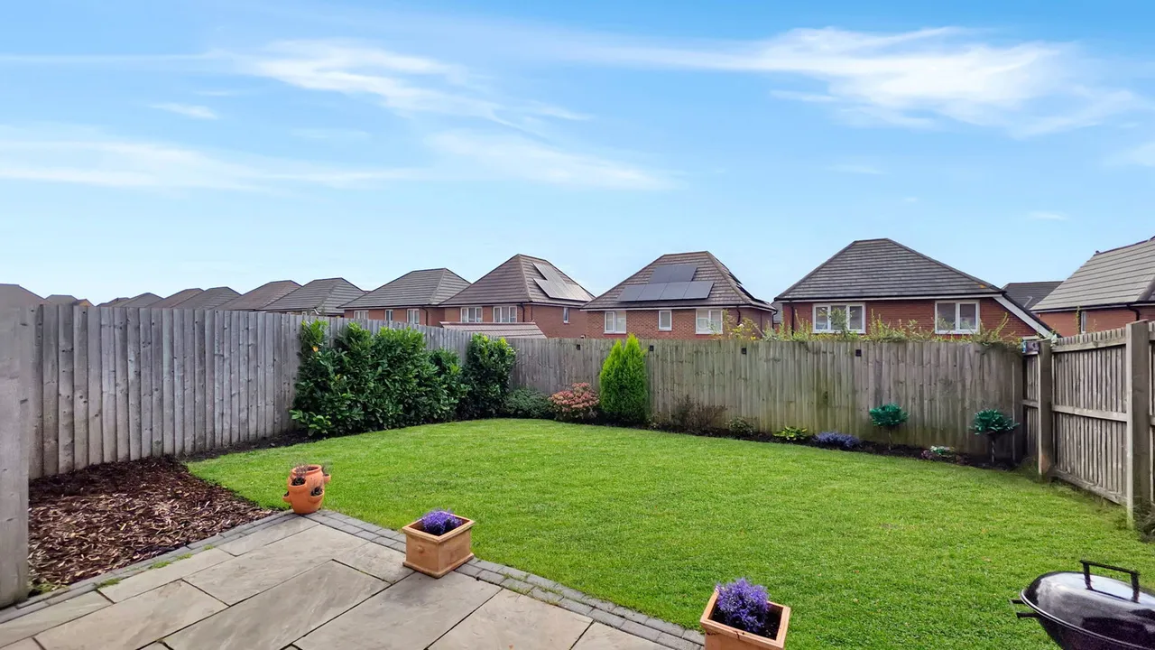 Garrett Meadow, Tyldesley, M29, photo 27