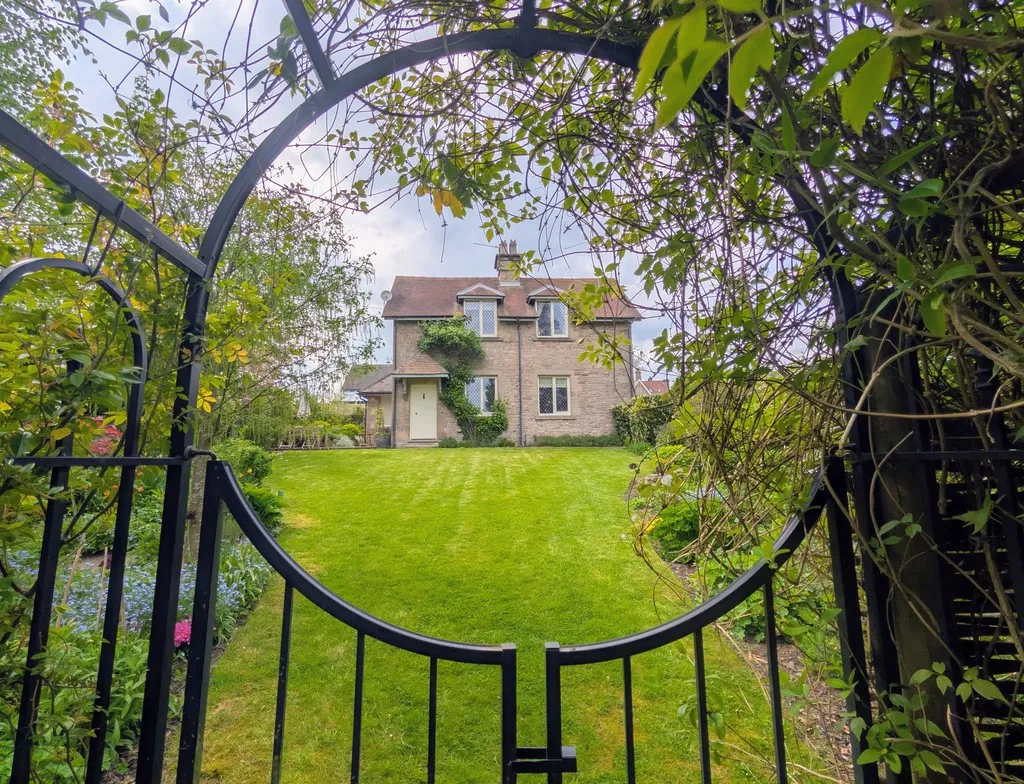 Glebe Lane, Thorpe, photo 23