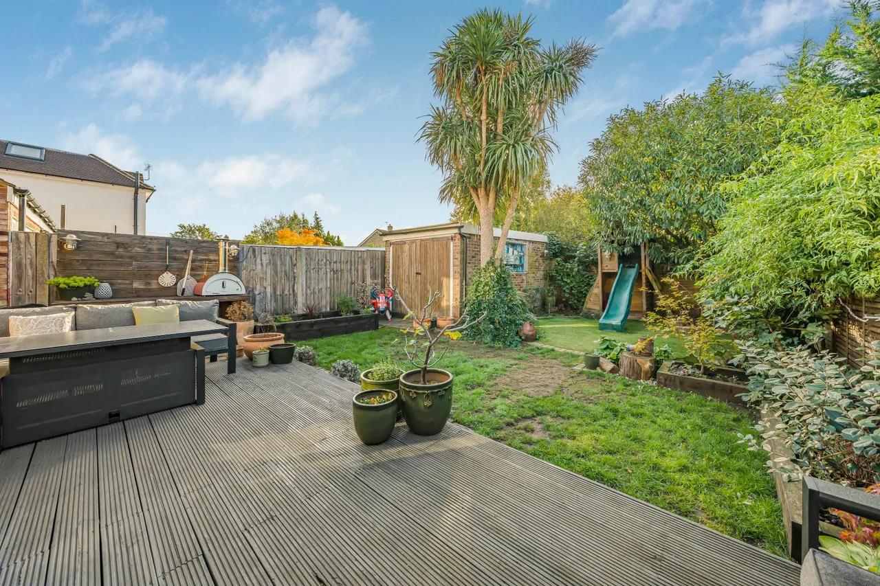 Felcott Road, Hersham, KT12, photo 13