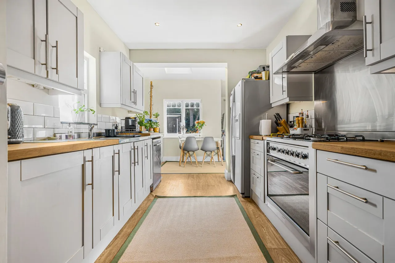 Felcott Road, Hersham, KT12, photo 3