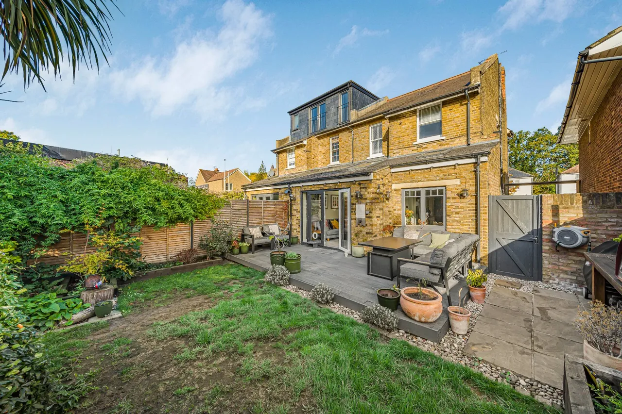 Felcott Road, Hersham, KT12, photo 4