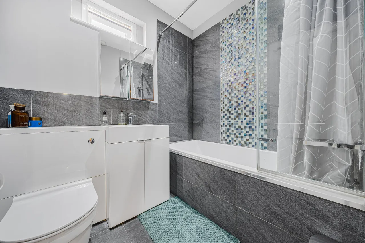 Felcott Road, Hersham, KT12, photo 8