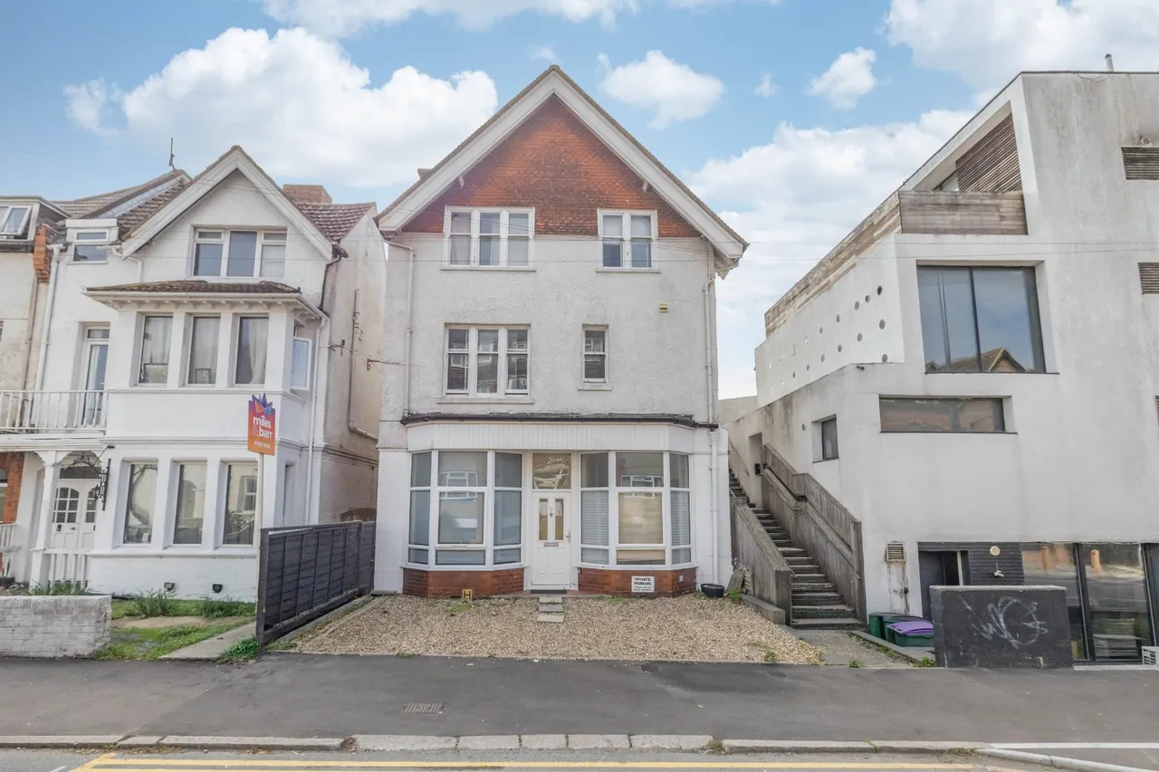 1 bed flat for sale, Cheriton Road, Folkestone, CT20