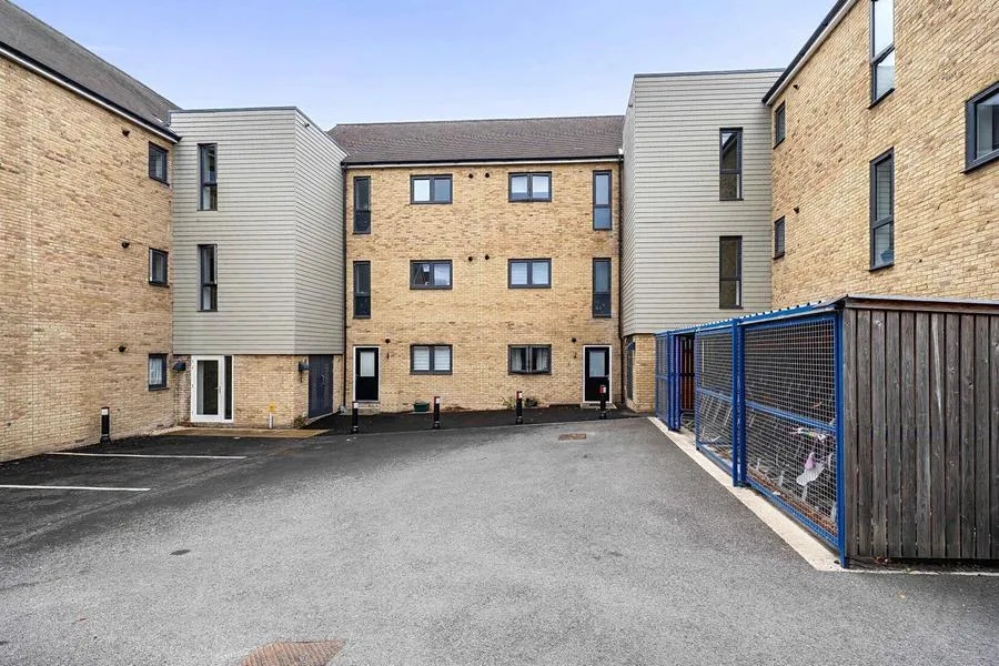West Siding, Basingstoke, RG24, photo 16
