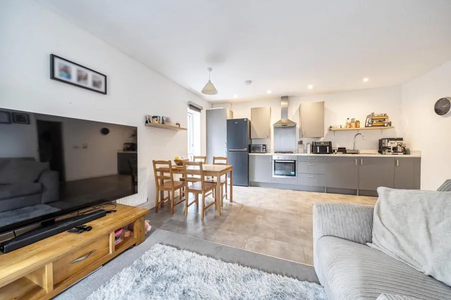 West Siding, Basingstoke, RG24, photo 5