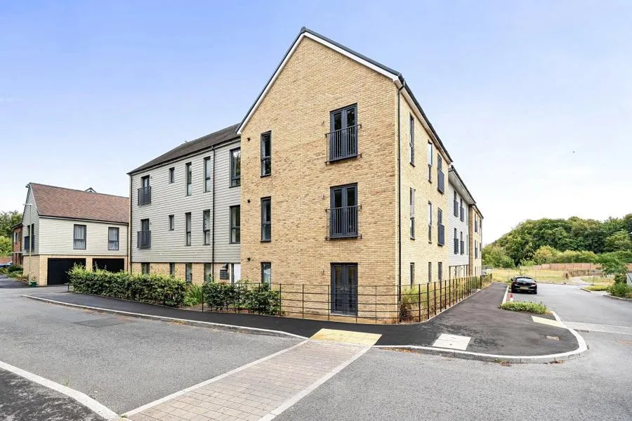 2 bed flat for sale, West Siding, Basingstoke, RG24