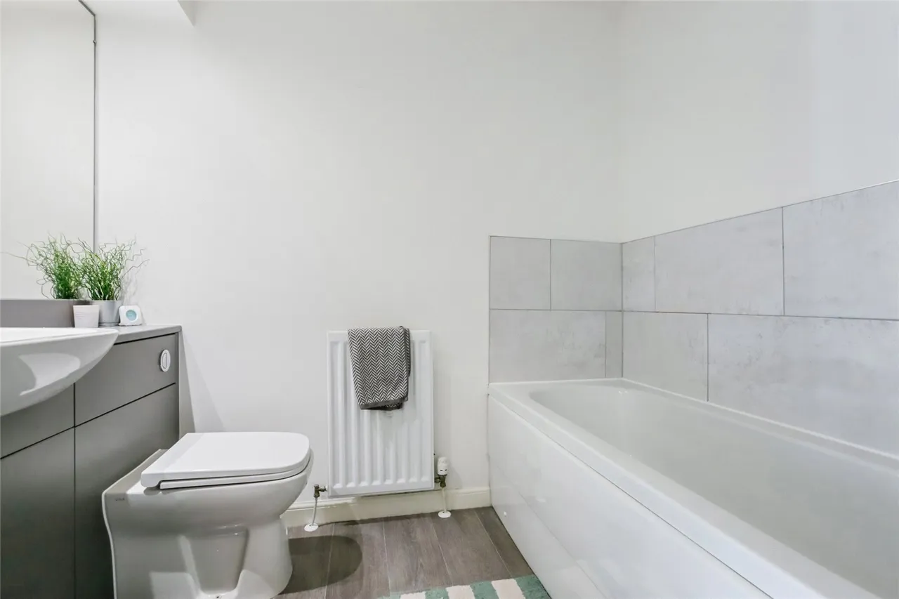Whitecraigs Gardens, Hamilton, ML3, photo 14