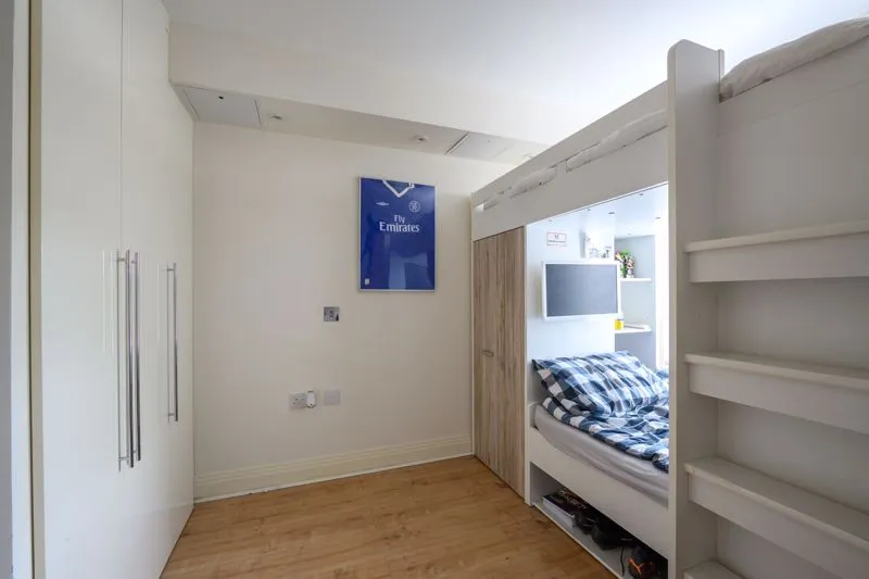 Bridge Street, Walton-On-Thames KT12 1AL, photo 9