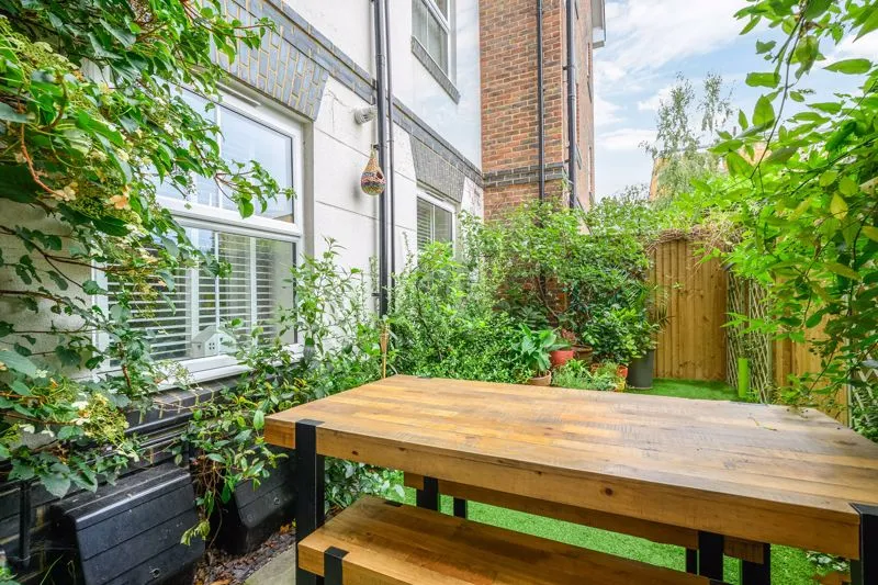 Bridge Street, Walton-On-Thames KT12 1AL, photo 12