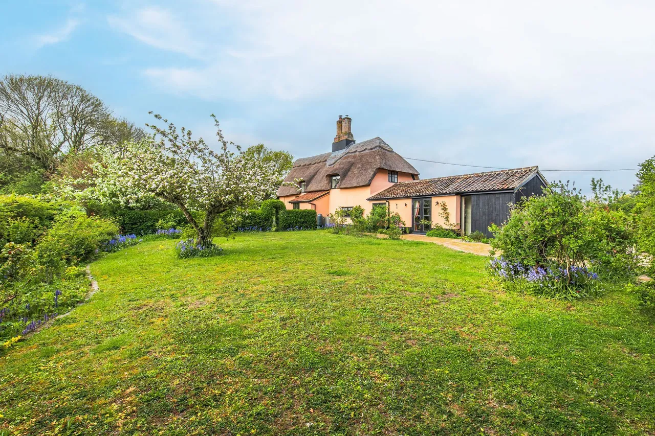 Beautifully Restored Cottage with Spa, photo 21