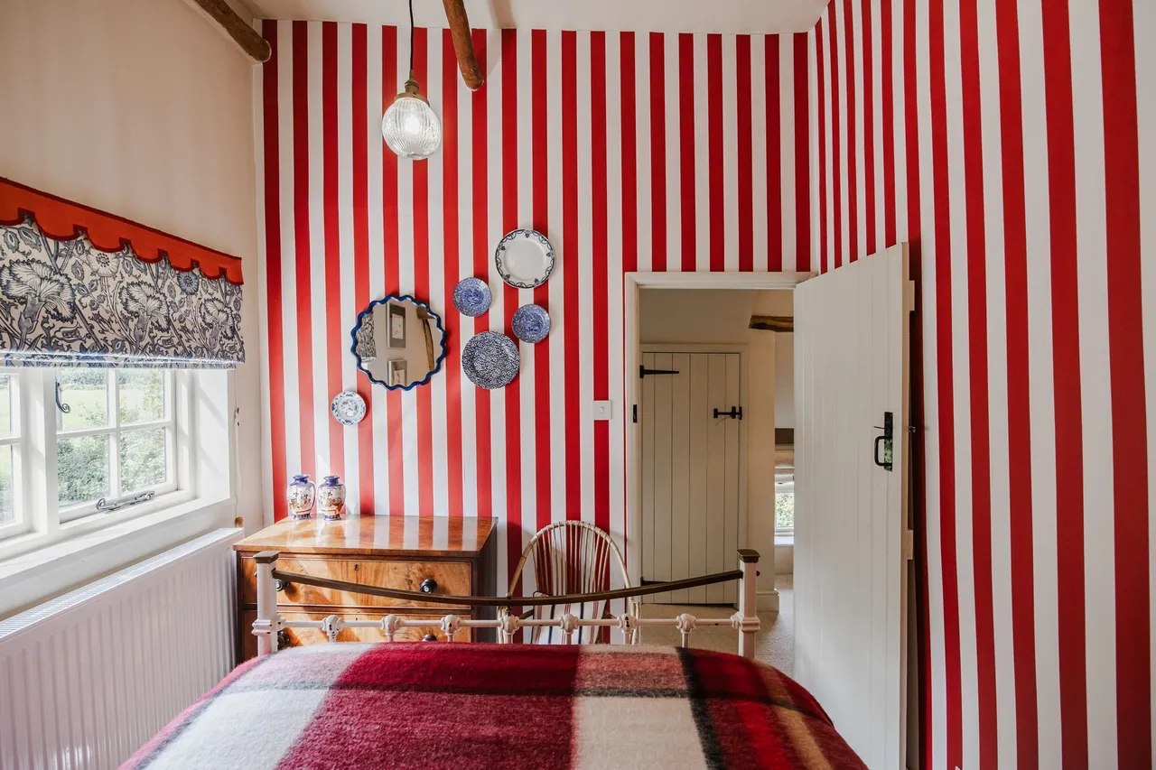 Beautifully Restored Cottage with Spa, photo 18