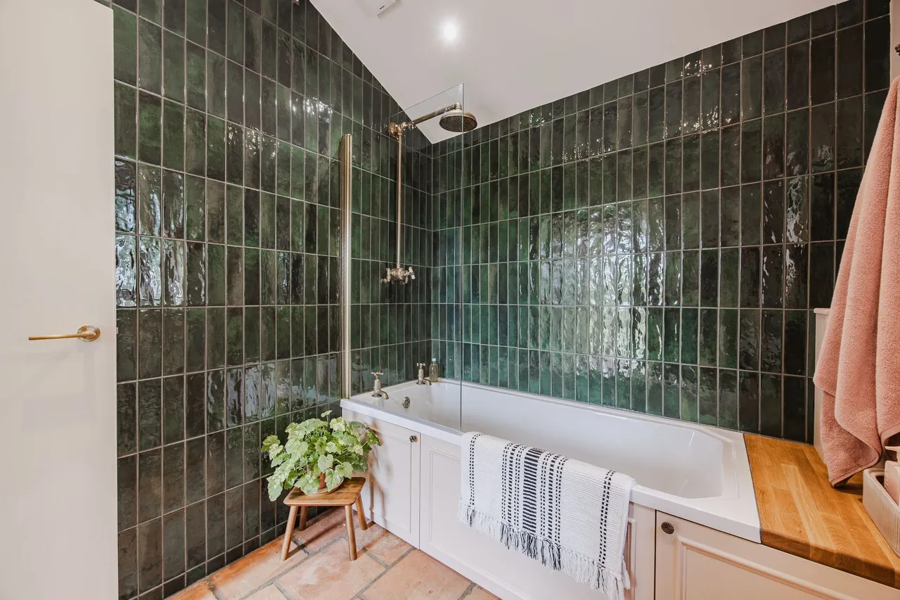 Beautifully Restored Cottage with Spa, photo 17