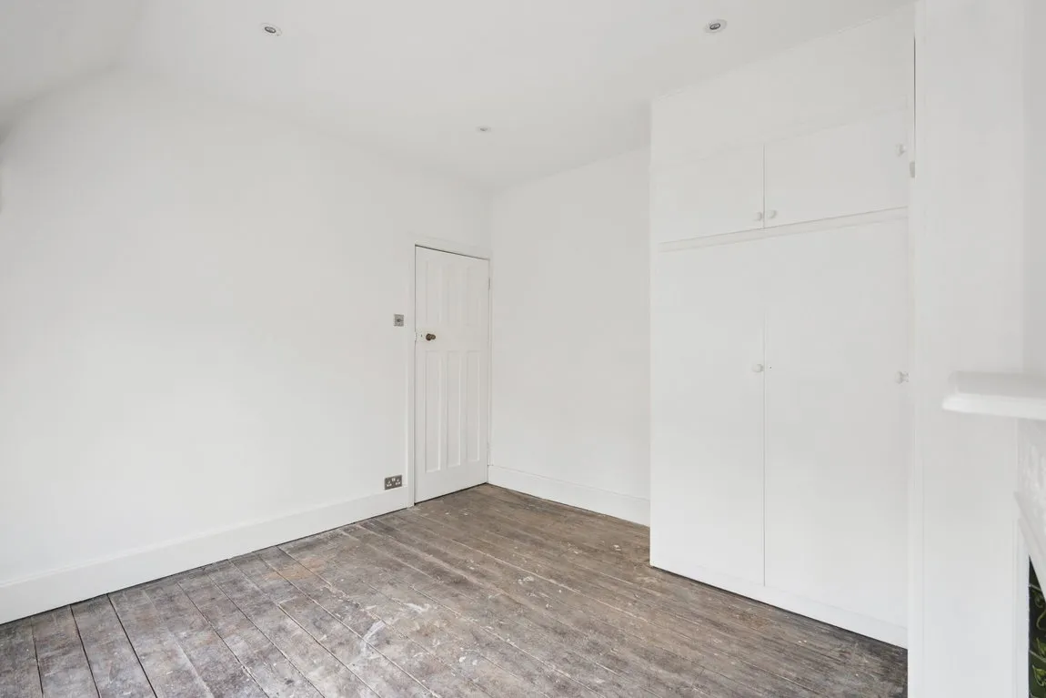 Station Approach, Chorleywood, WD3, photo 11