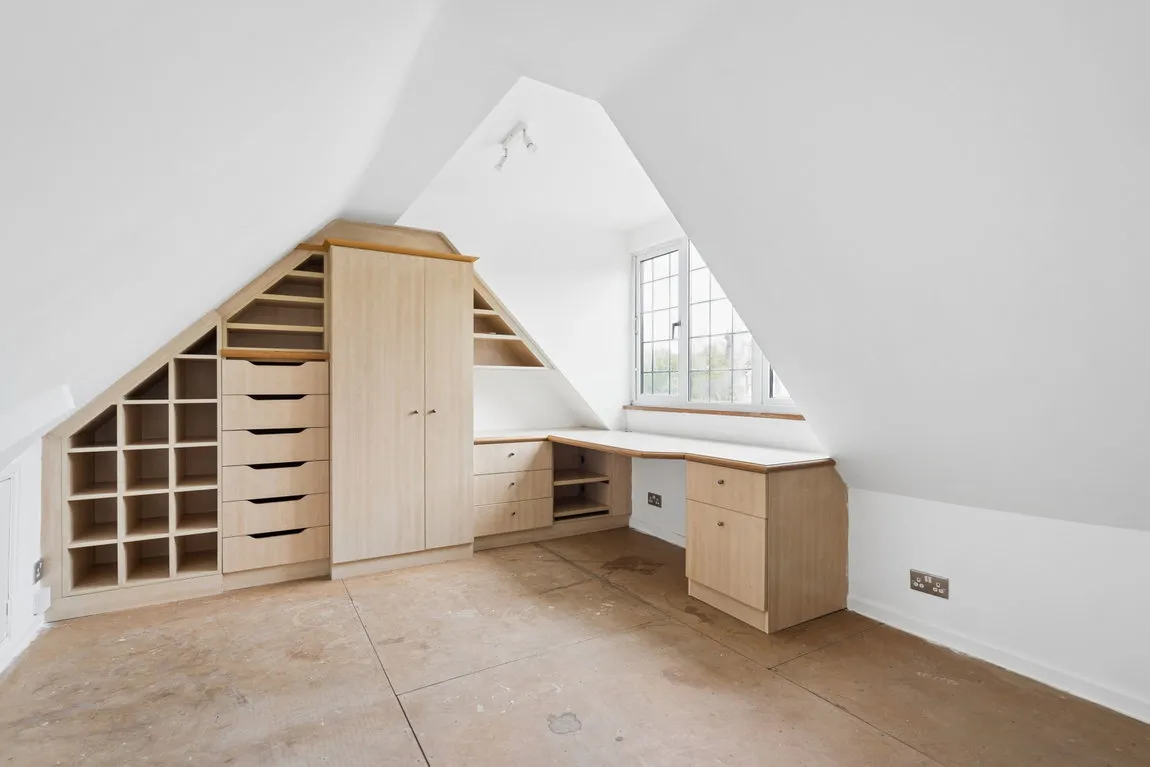Station Approach, Chorleywood, WD3, photo 10