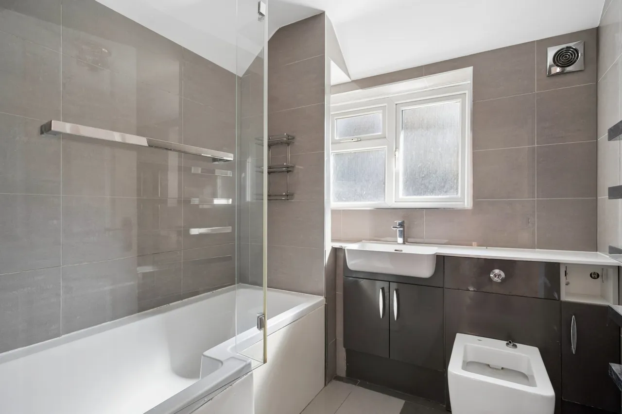 Aldenham Road, Bushey, WD23, photo 11
