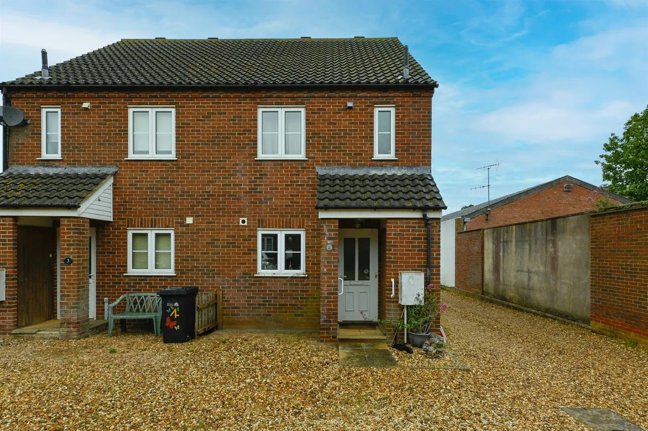 3 bed house for sale — George Raines Close, Hunstanton