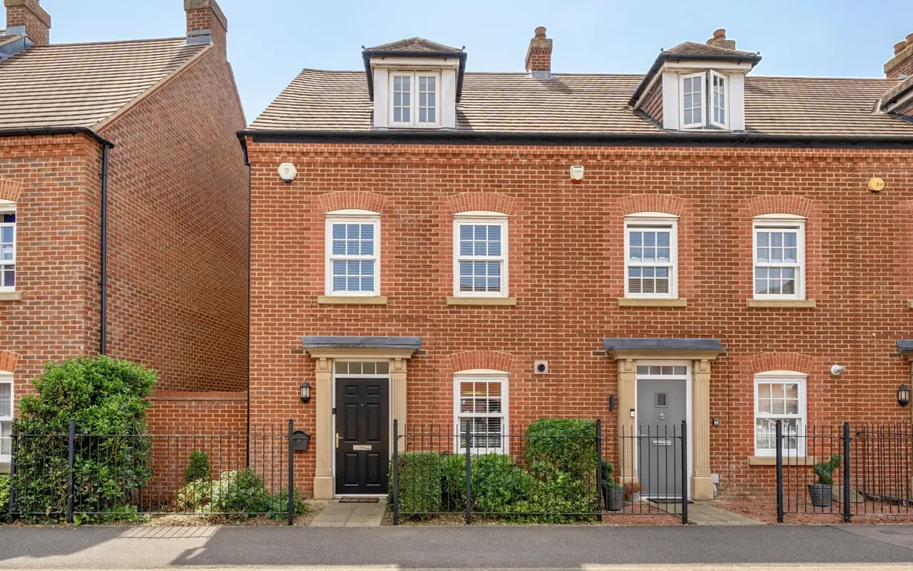 4 bed house for sale — Greenkeepers Road, Great Denham, Bedford