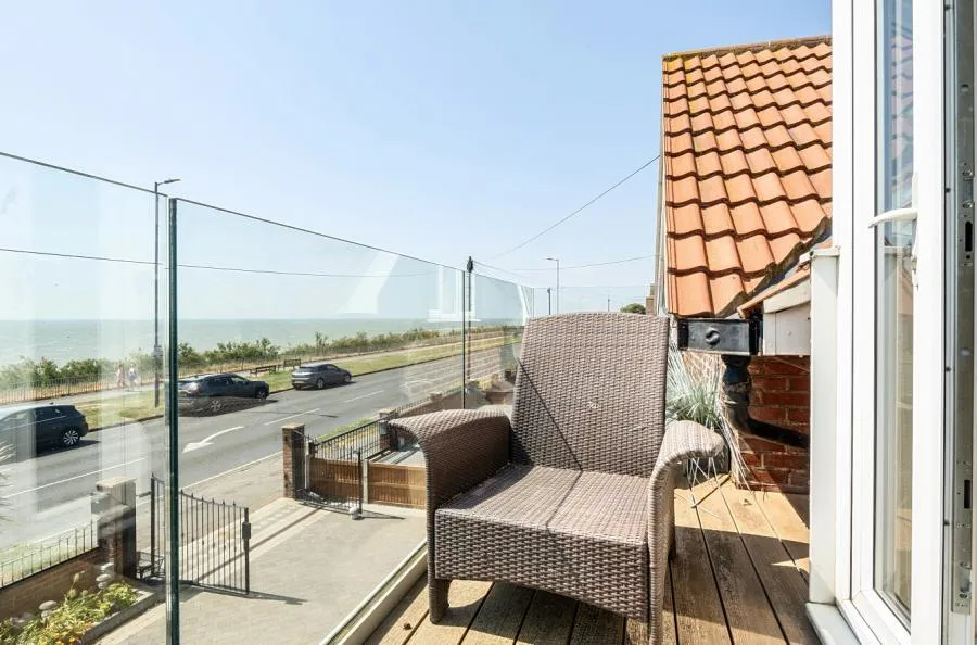Kings Parade, Holland-on-Sea, CO15, photo 23