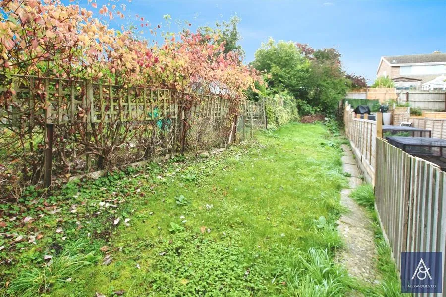 High Street, Brackley, NN13, photo 19