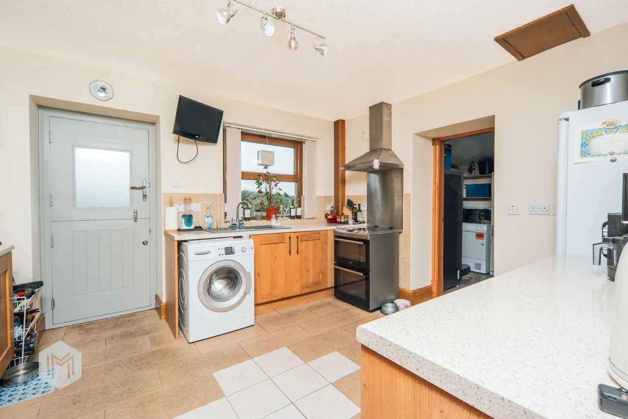 The Barn Withins Lane, Radcliffe, Manchester, M26 2LA, photo 5
