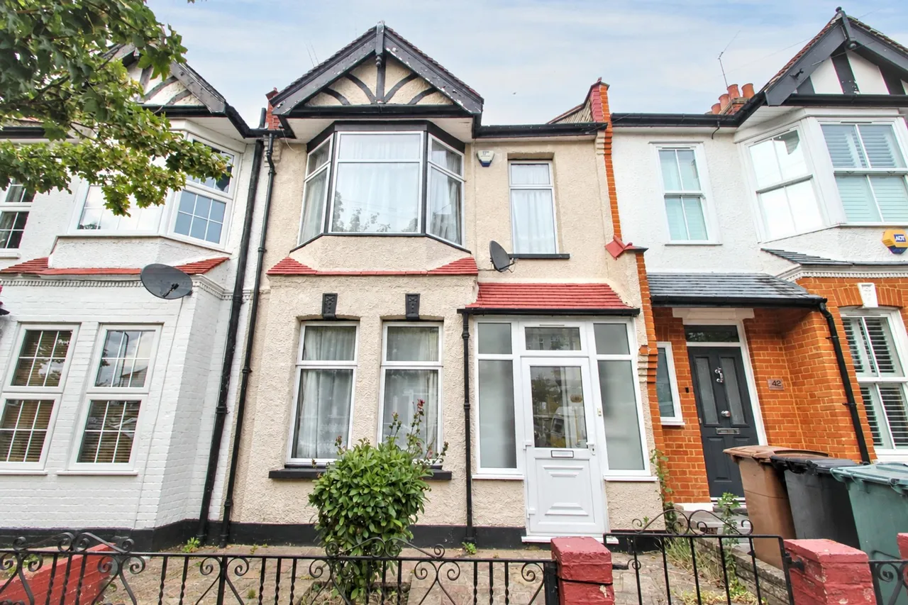 2 bed property for sale, Wickham Road, London, E4