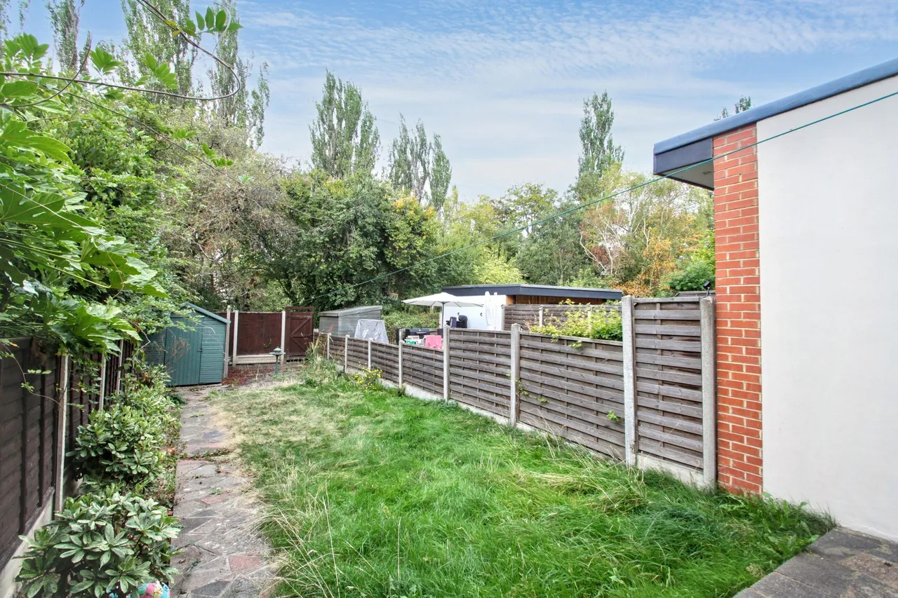 Wickham Road, London, E4, photo 2