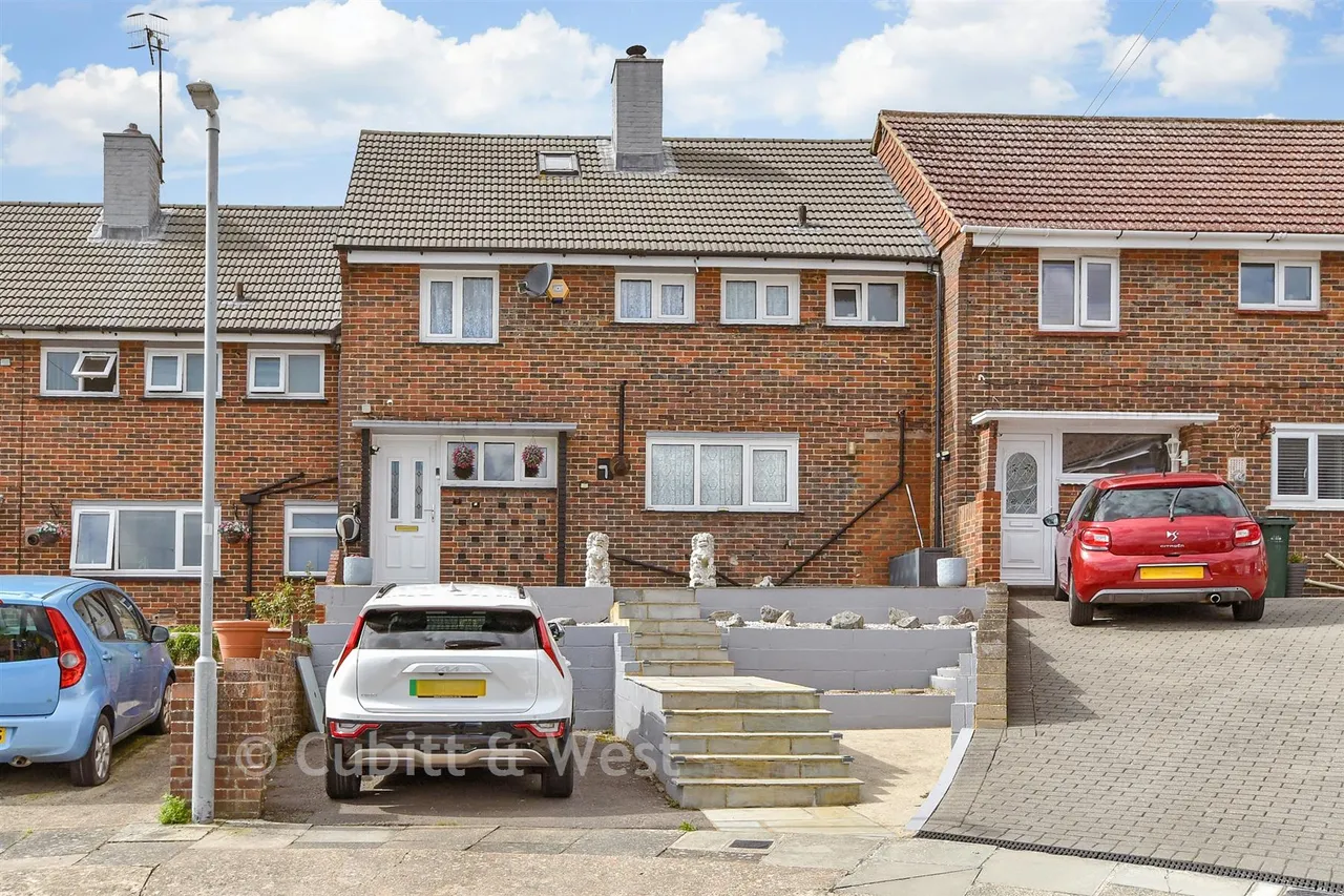 3 bed house for sale, Hunston Close, Brighton, BN2