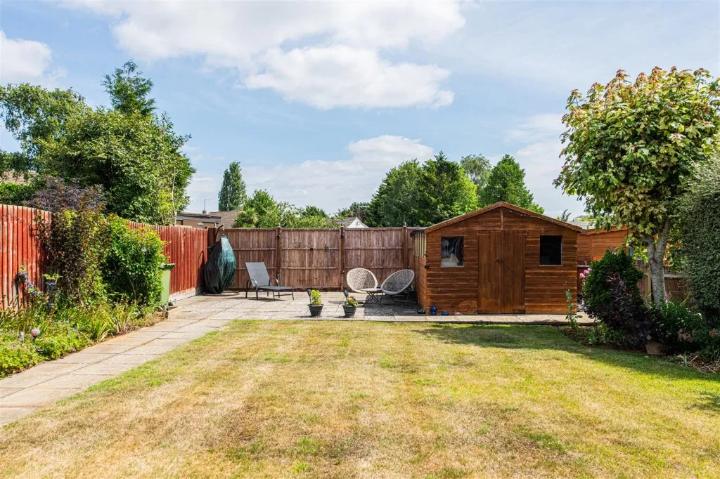 Westhill Drive, Kettering, photo 13