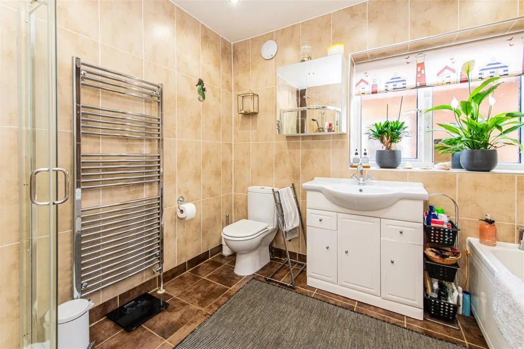 Westhill Drive, Kettering, photo 9