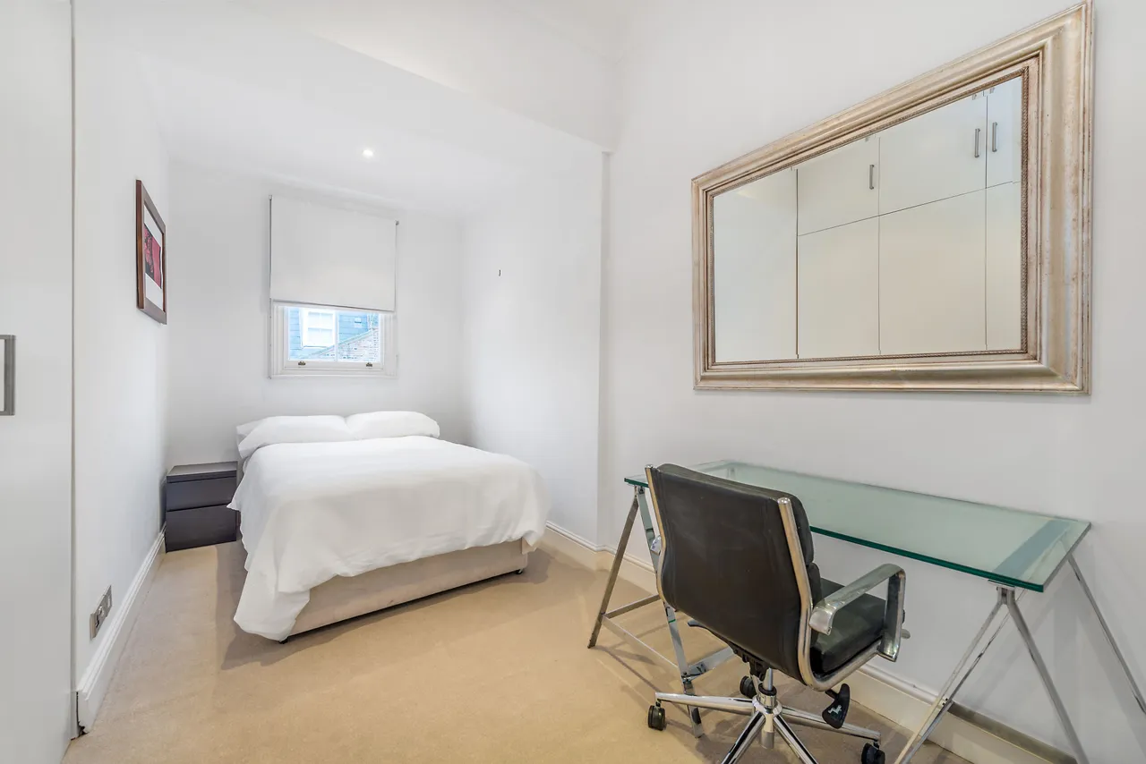 Flat 14, 95-99 Ladbroke Grove, London, photo 4