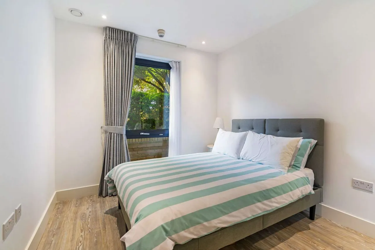 Pipit Drive, Putney, SW15, photo 12