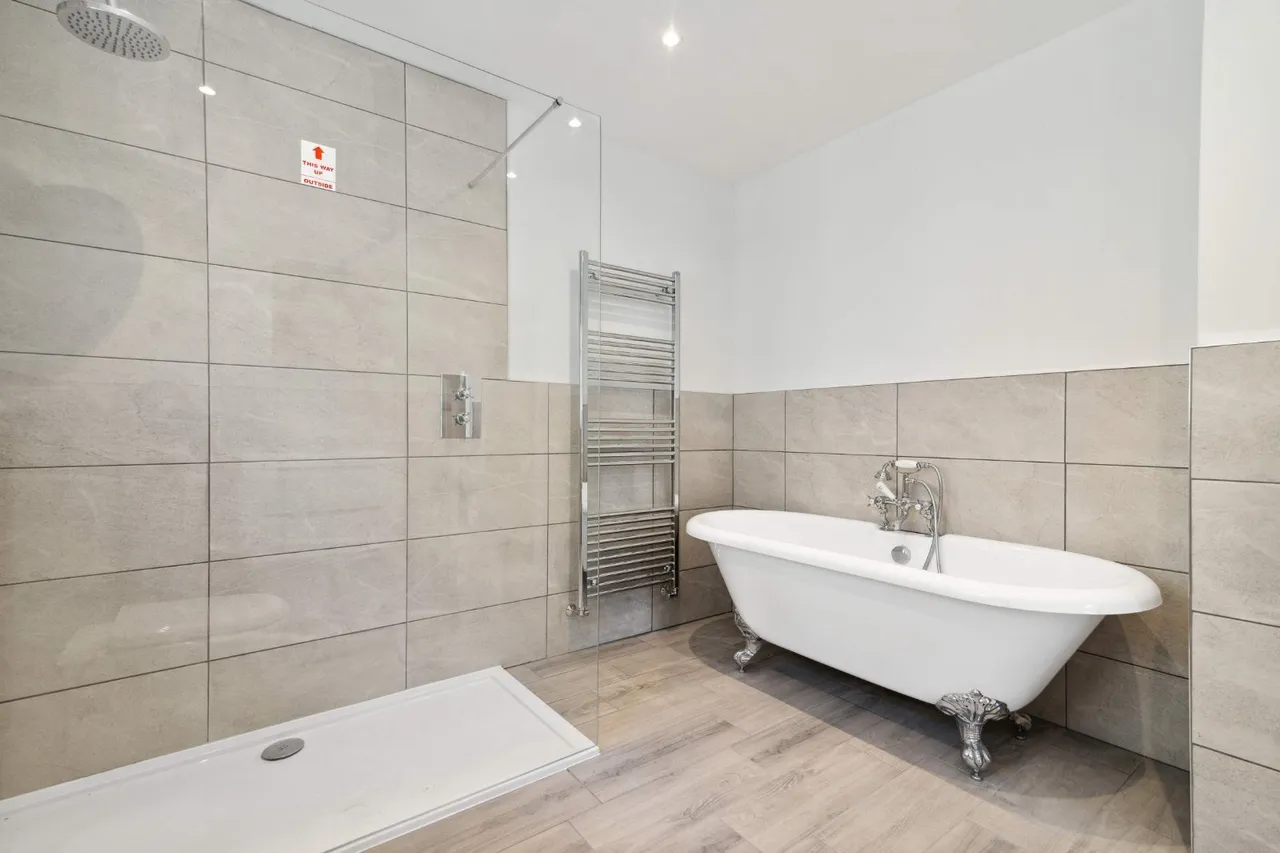 Lawn Crescent, Richmond, TW9, photo 11