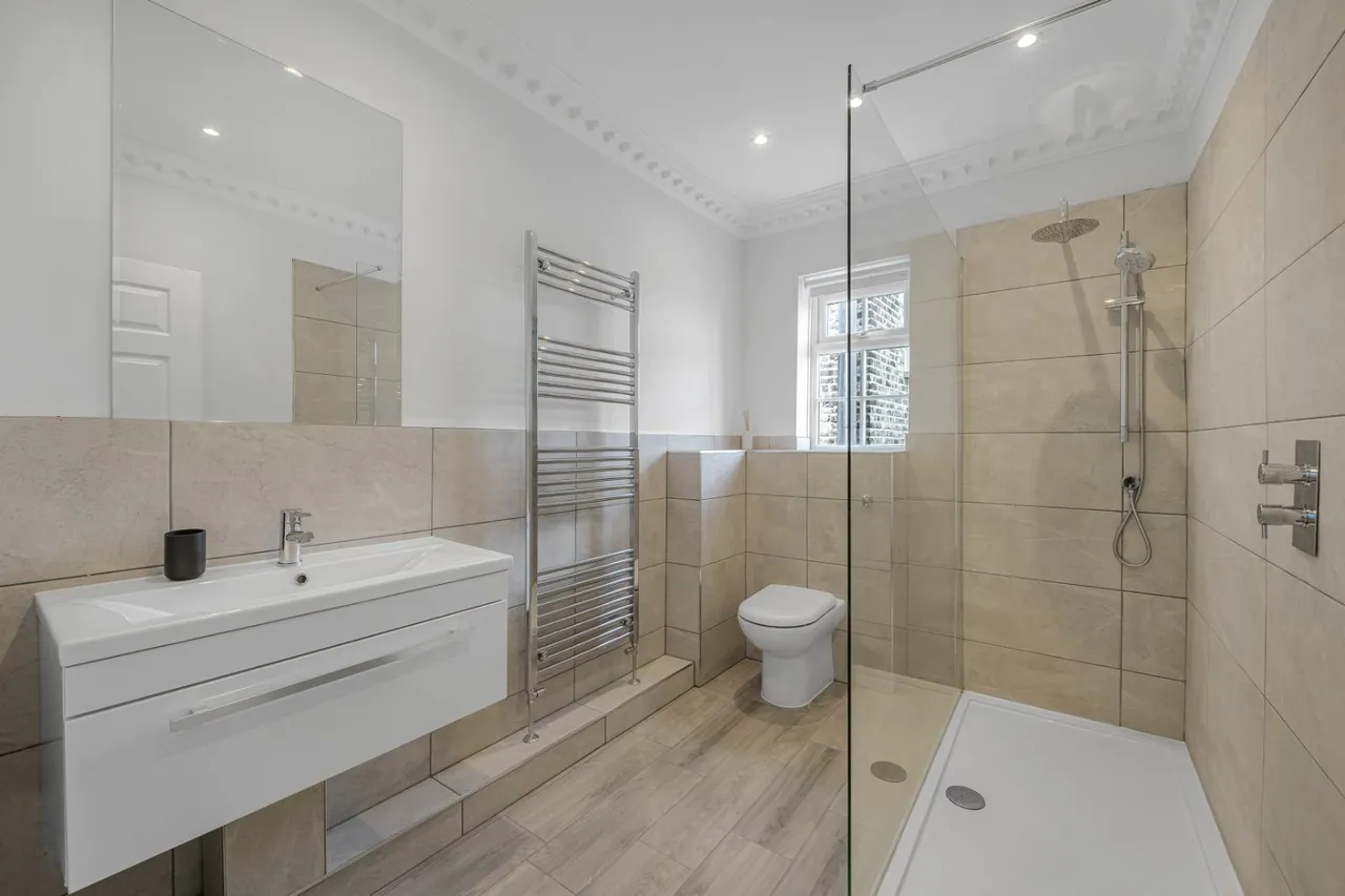 Lawn Crescent, Richmond, TW9, photo 12