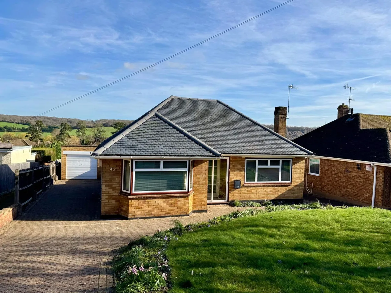 2 bed house for sale, Northchurch, Berkhamsted