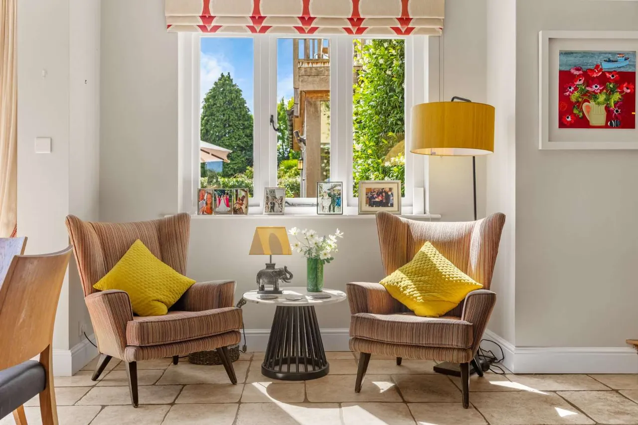 Beavers Hill, Farnham, Surrey, GU9 7DF, photo 11