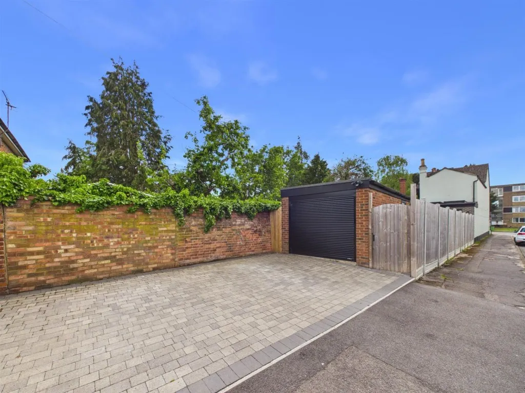 Wendover Road, Aylesbury, photo 23