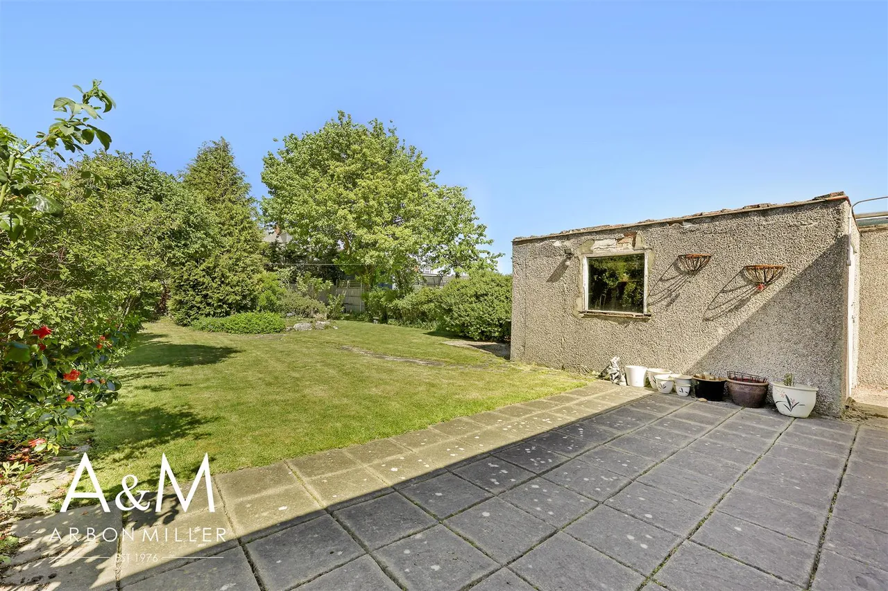 Berkeley Avenue, Clayhall, Essex, Ilford, IG50UL, photo 17