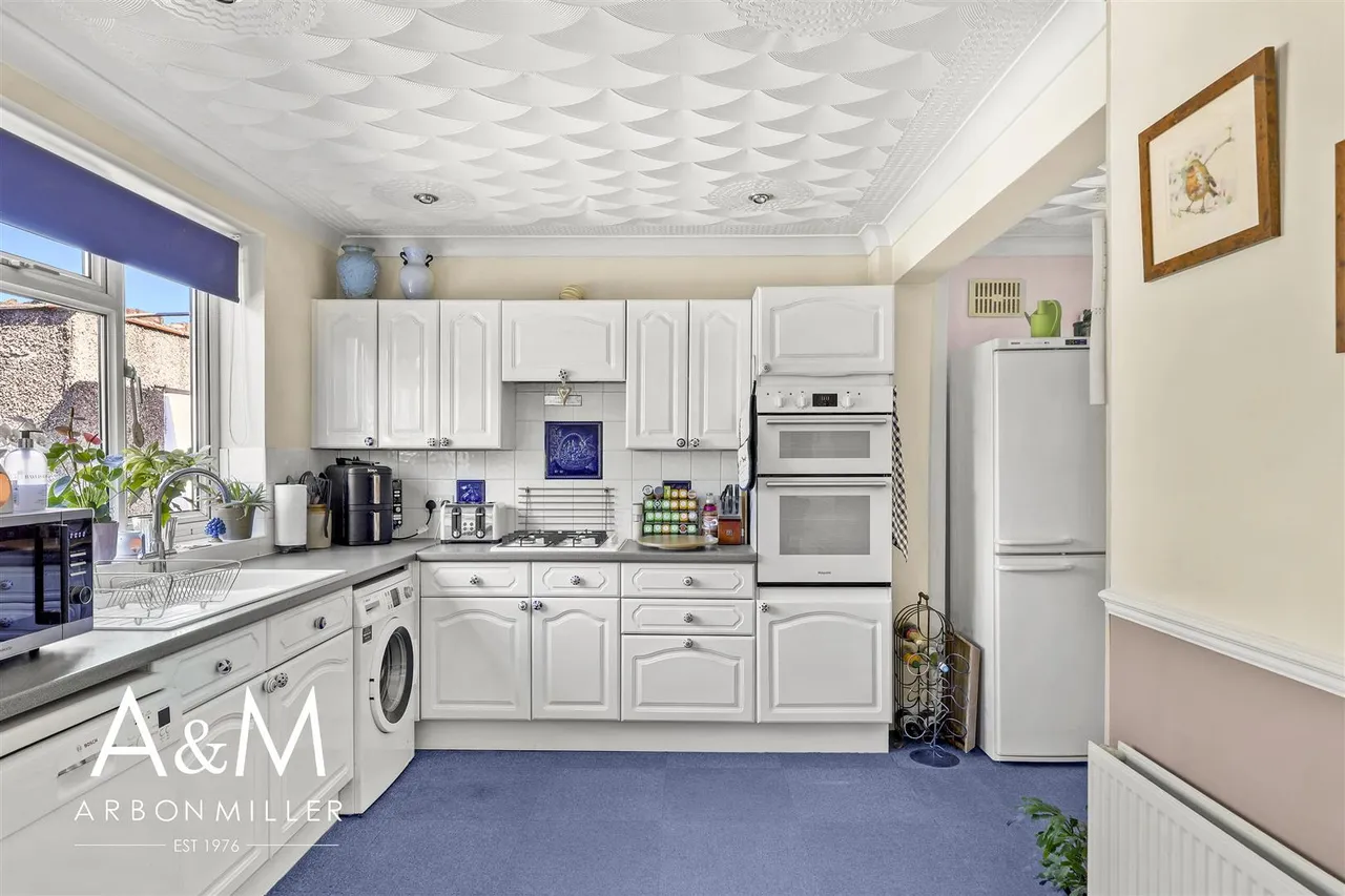 Berkeley Avenue, Clayhall, Essex, Ilford, IG50UL, photo 8