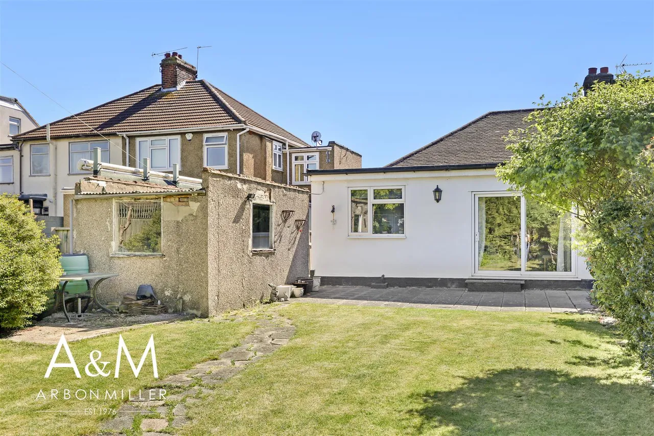 Berkeley Avenue, Clayhall, Essex, Ilford, IG50UL, photo 20