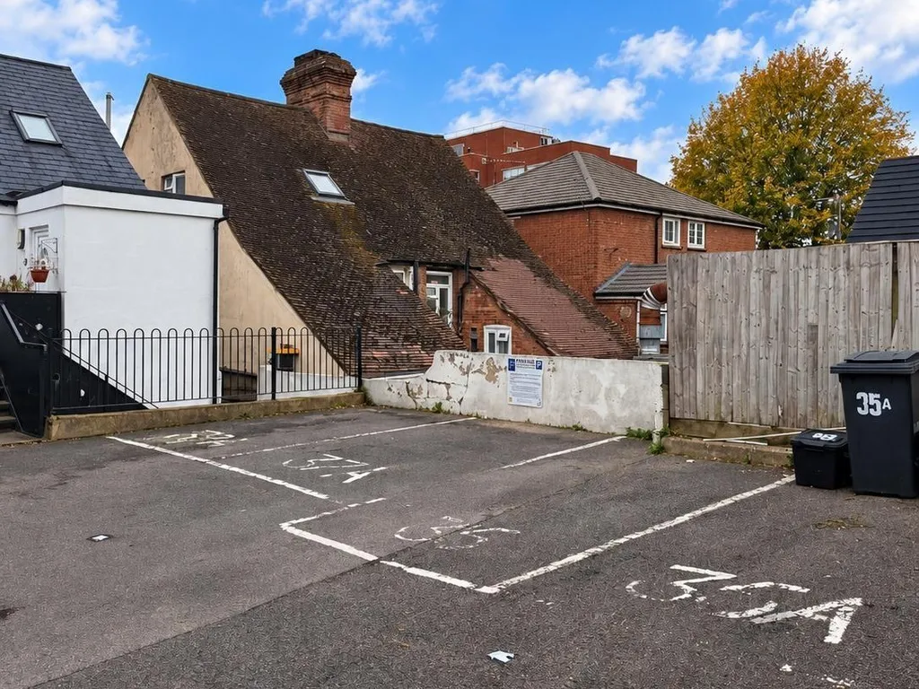 Totteridge Road, HP13, photo 7
