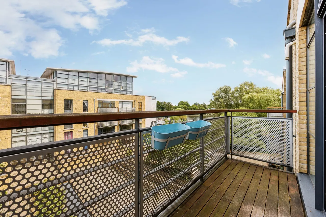 Ferry Lane, Ferry Quays, TW8 0AT, photo 7